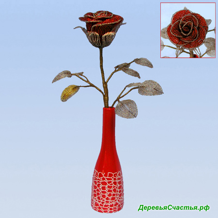 Красная роза из бисера в вазочке