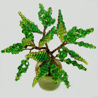 Миниатюрное дерево желаний из хризолита в вазочке из оникса