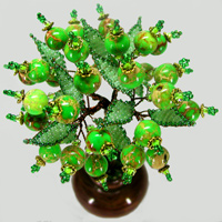Дерево счастья из зеленого агата в вазочке из оникса