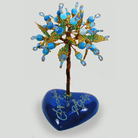 Дерево из голубого агата на сердечке с памятной надписью