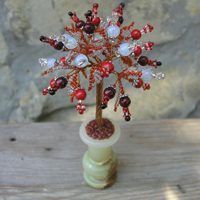 Handmade. Дерево счастья из коралла, лунного камня и граната
