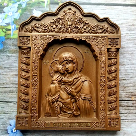 Резная икона в киотной рамке «Пресвятая Богородица «Владимирская»
