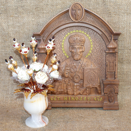 Купить композицию икону «Николая Чудотворца» и цветы из жемчуга и граната